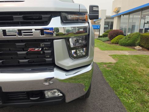 Used 2021 Chevrolet Silverado 3500 LT w/ Convenience Package AWD/4WD image 10