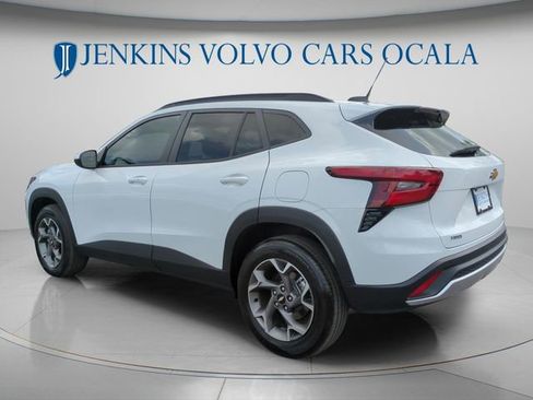 Used 2025 Chevrolet Trax LT w/ Driver Confidence Package image 5