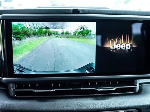 New 2025 Jeep Gladiator Sport image 18