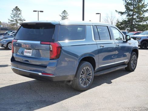 New 2026 GMC Yukon XL Elevation w/ Elevation Premium Package AWD/4WD image 17
