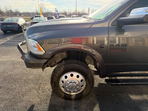 Used 2016 RAM 3500 Laramie image 11