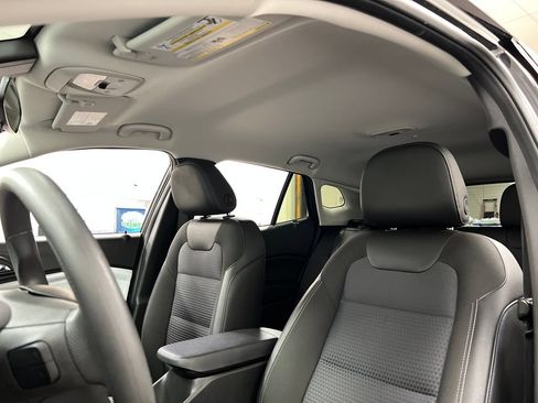 Used 2024 Chevrolet Trax LT FWD image 23