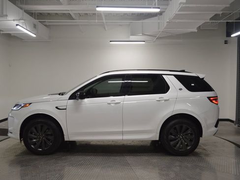 Used 2025 Land Rover Discovery Sport S image 2