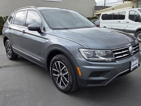 Used 2021 Volkswagen Tiguan SE image 5