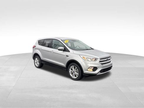 Used 2019 Ford Escape SE image 7
