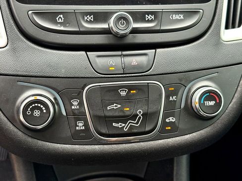 Used 2020 Chevrolet Malibu LS FWD image 22