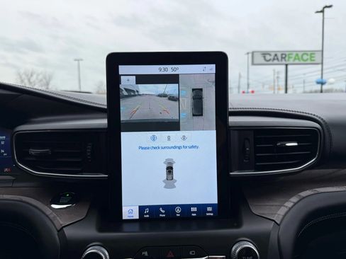 Used 2020 Ford Explorer Platinum w/ Premium Technology Package image 46