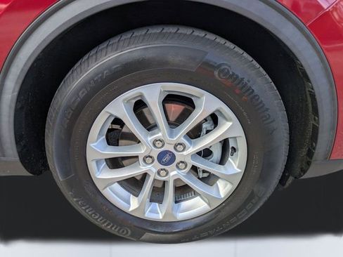 Used 2020 Ford Escape SE image 11