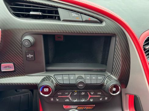 Used 2016 Chevrolet Corvette Z06 w/ 3LZ Preferred Equipment Group image 40