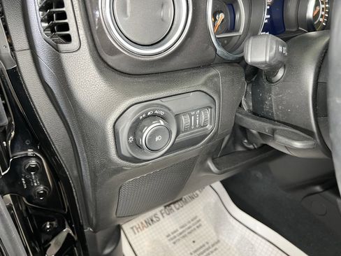 Used 2022 Jeep Wrangler Unlimited Sahara image 13