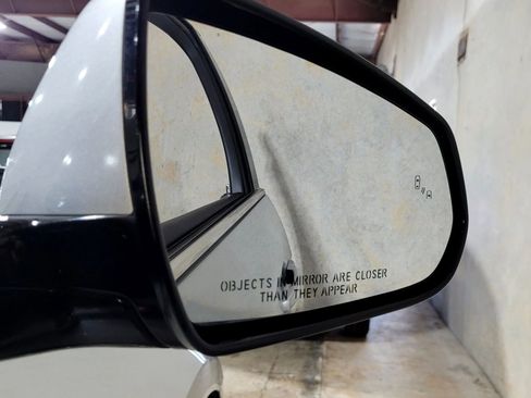 Used 2015 Cadillac SRX Luxury w/ Driver Awareness Package image 14