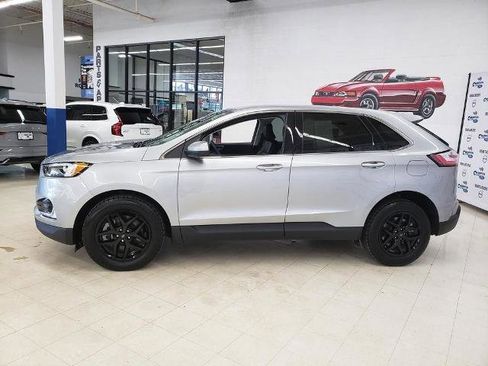 Certified 2024 Ford Edge SEL w/ Convenience Package AWD/4WD image 4
