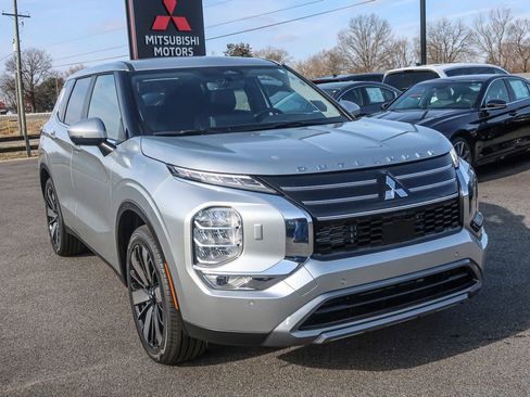 New 2026 Mitsubishi Outlander SE image 7