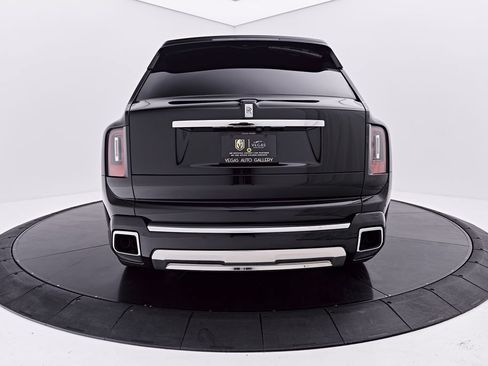 Used 2025 Rolls-Royce Cullinan AWD/4WD image 19