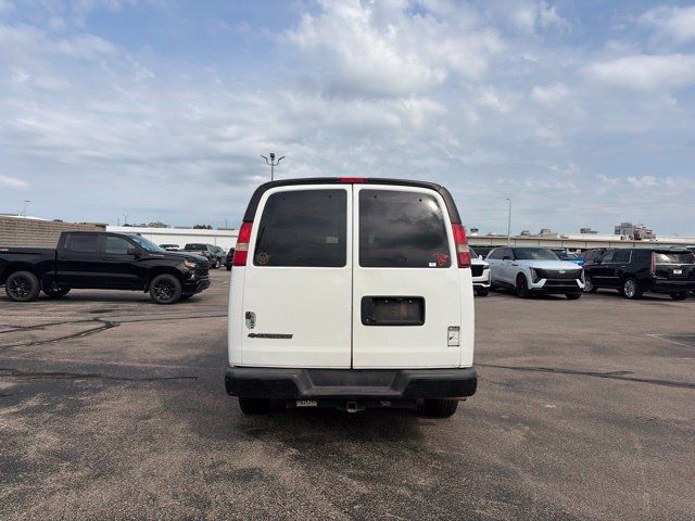 Used 2017 Chevrolet Express 3500 LS RWD image 6