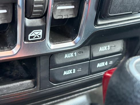 Used 2021 Jeep Gladiator Sport AWD/4WD image 25