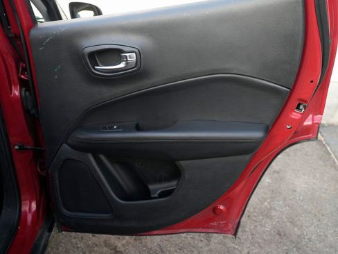 Used 2020 Jeep Compass Latitude image 33