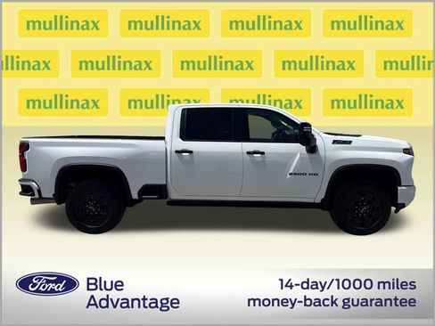 Used 2024 Chevrolet Silverado 2500 LTZ w/ LTZ Plus Package AWD/4WD image 2