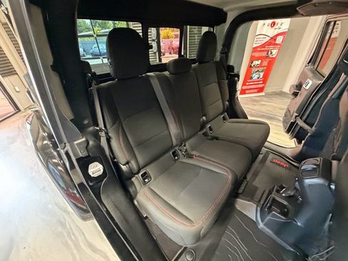 Used 2020 Jeep Gladiator Rubicon AWD/4WD image 5