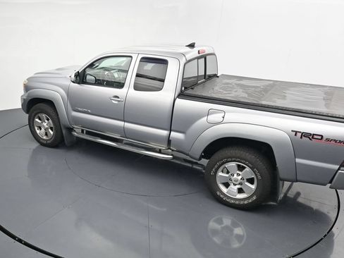 Used 2015 Toyota Tacoma 4x4 Access Cab V6 w/ TRD Sport Package image 24