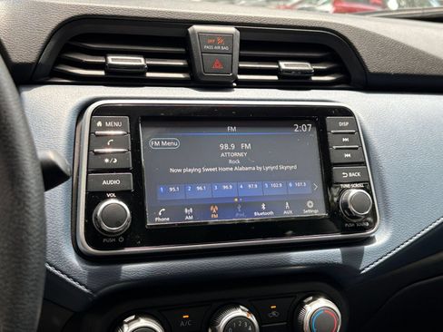 Used 2025 Nissan Versa SV FWD image 20