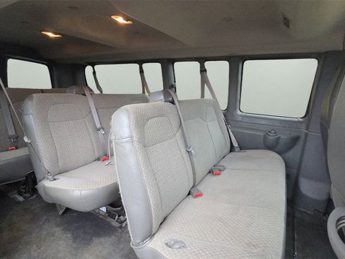 Used 2017 Chevrolet Express 3500 LT w/ LT Preferred Equipment Group image 25