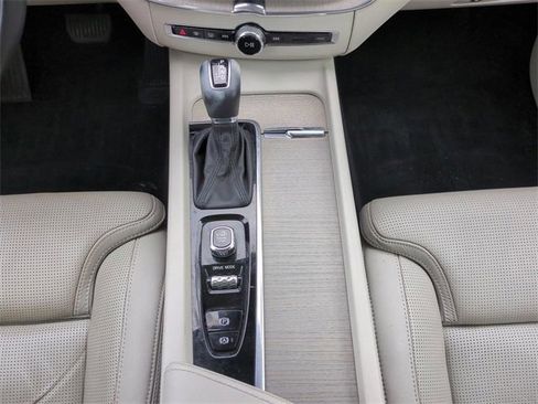 Used 2018 Volvo XC60 T6 Inscription w/ Luxury Seat Package image 15
