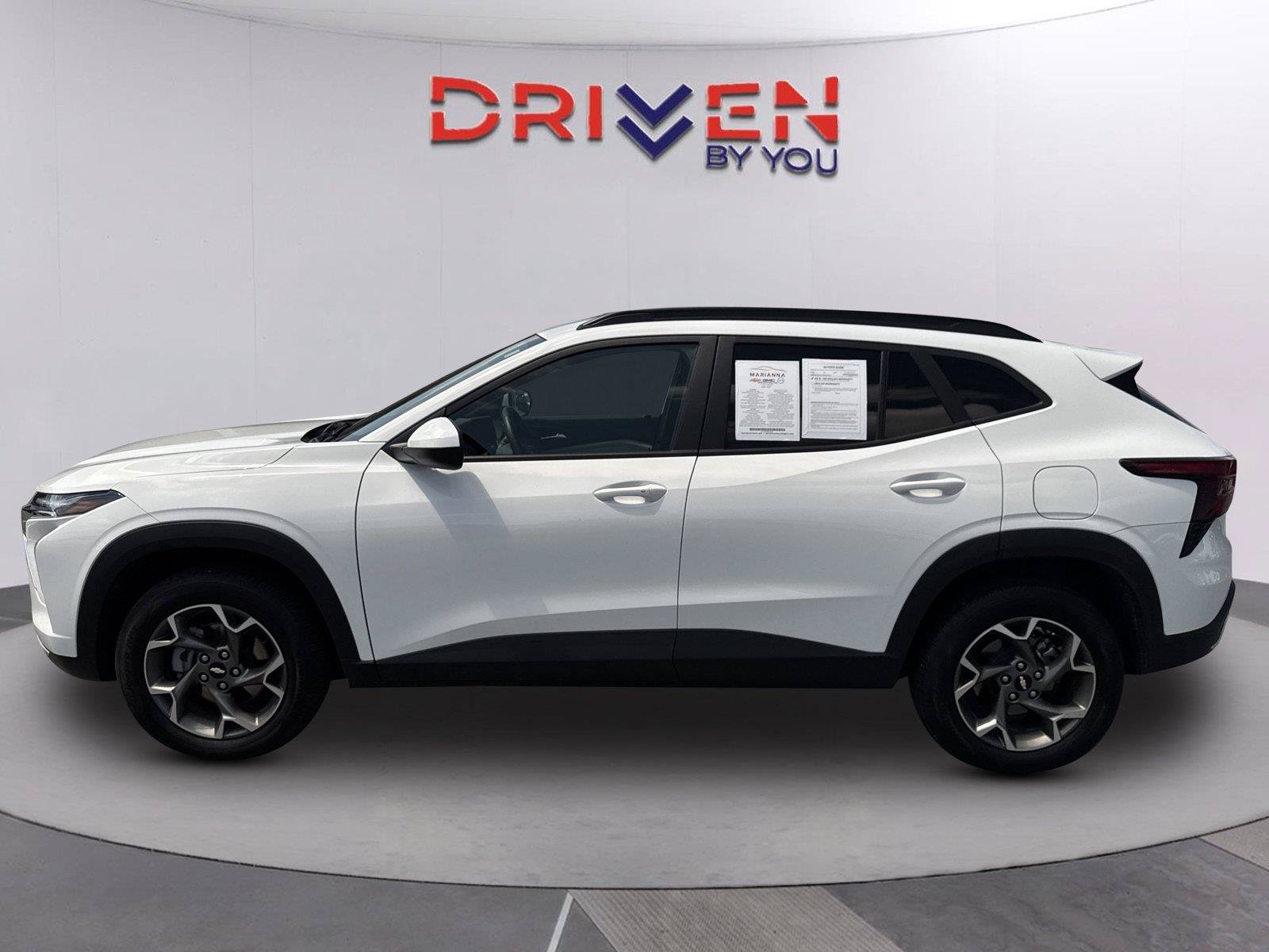 Used 2025 Chevrolet Trax LT w/ LT Convenience Package FWD image 7
