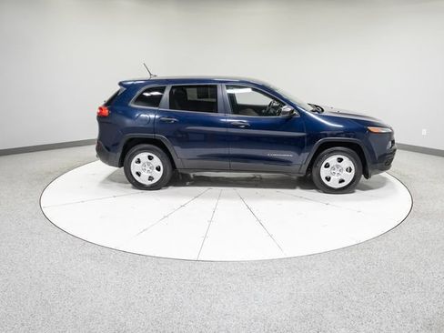 Used 2016 Jeep Cherokee Sport AWD/4WD image 3