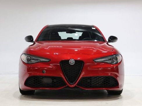 Used 2023 Alfa Romeo Giulia Veloce RWD image 2