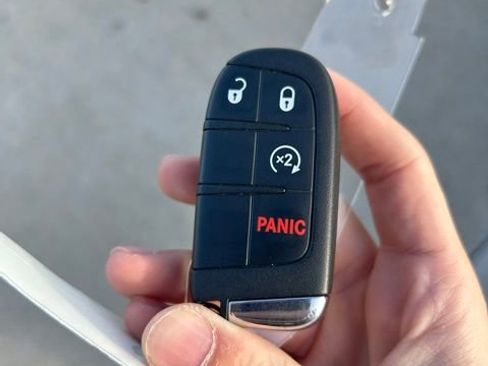 Used 2021 Jeep Renegade Latitude image 34