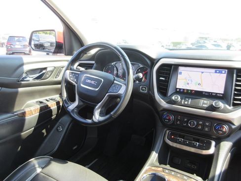 Certified 2021 GMC Acadia Denali w/ Denali Ultimate Package AWD/4WD image 27