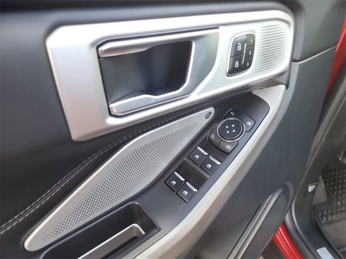 Certified 2023 Ford Explorer Limited w/ Limited Technology Package image 18