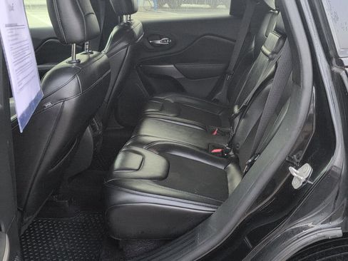 Used 2019 Jeep Cherokee Latitude Plus w/ Cold Weather Group image 12