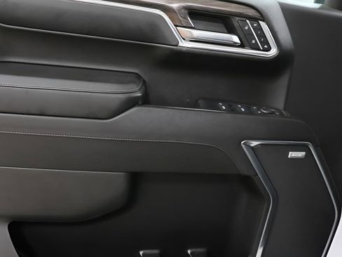 Used 2024 Chevrolet Silverado 1500 LTZ image 22