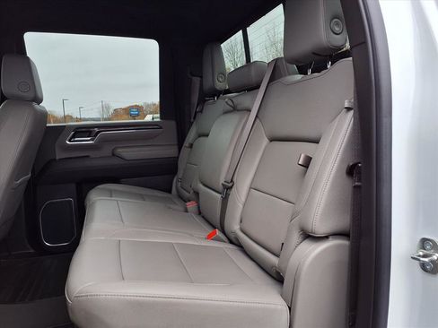 Used 2024 Chevrolet Silverado 2500 LTZ w/ LTZ Convenience Package image 7