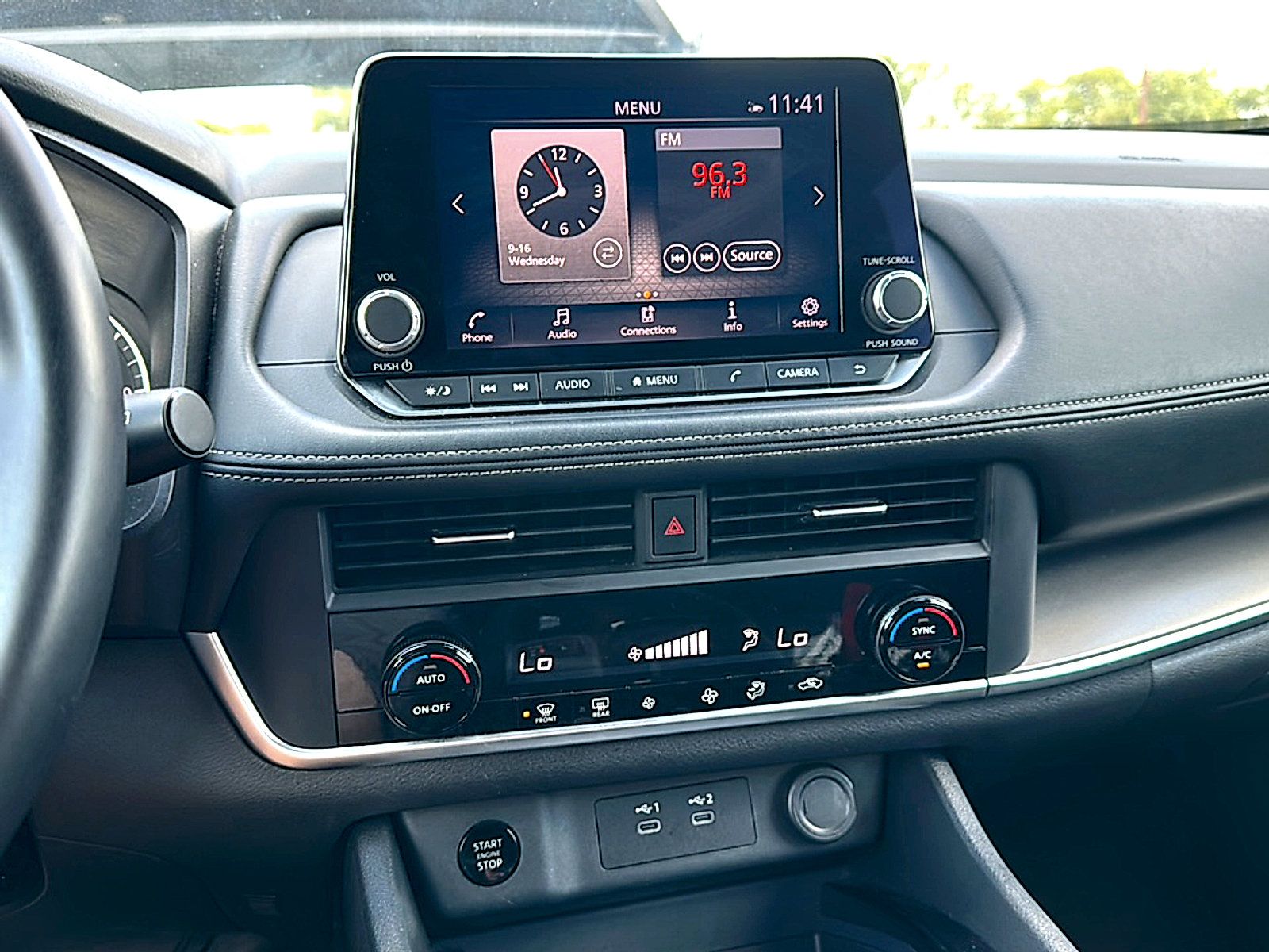 Used 2025 Nissan Rogue SV FWD image 33