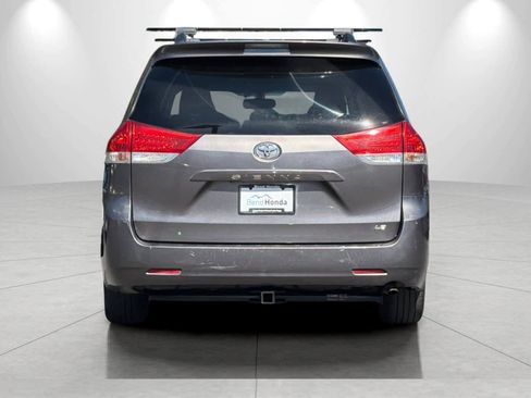Used 2013 Toyota Sienna LE FWD image 7