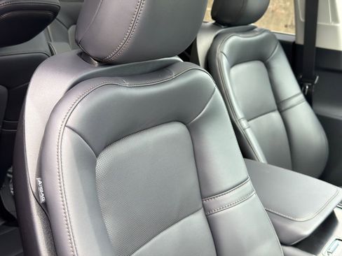 New 2026 Lincoln Aviator AWD image 12