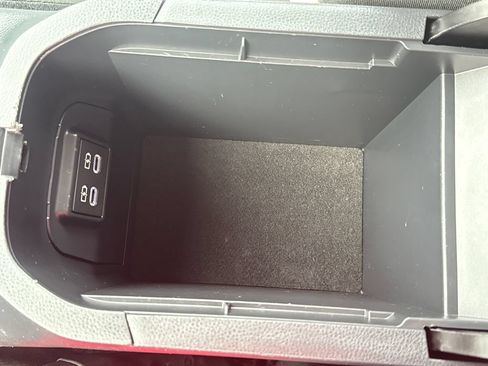 Used 2025 Toyota RAV4 XLE w/ Weather Package AWD/4WD image 27