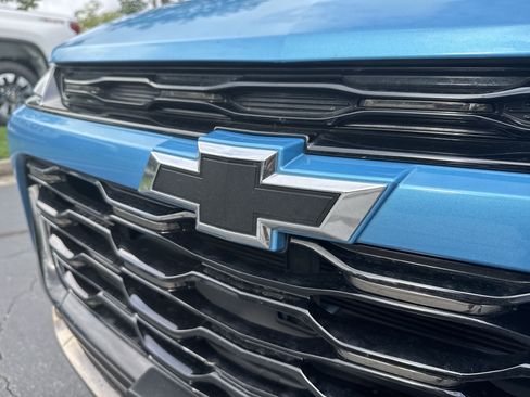Used 2025 Chevrolet Trax ACTIV w/ Sunroof Package FWD image 11