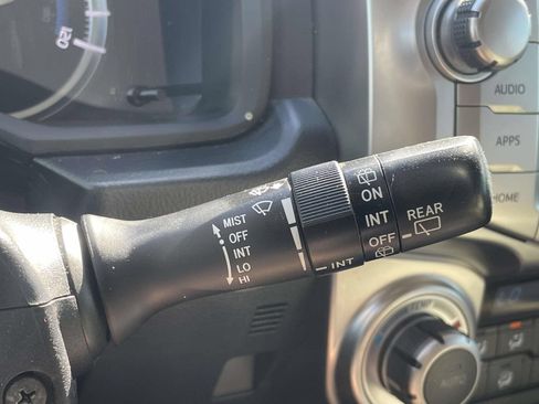 Used 2018 Toyota 4Runner Limited AWD/4WD image 26