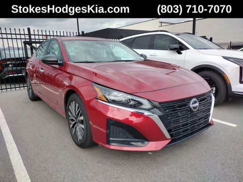 Used 2025 Nissan Altima 2.5 SV image 1