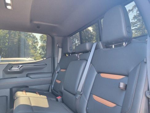 Used 2025 GMC Sierra 1500 AT4 w/ AT4 Premium Package AWD/4WD image 28