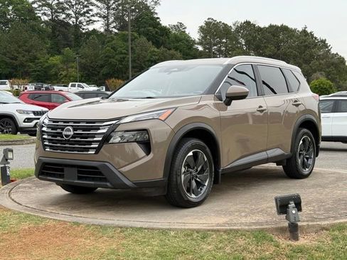 Used 2024 Nissan Rogue SV w/ SV Premium Package FWD image 25