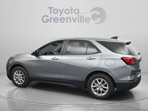 Used 2023 Chevrolet Equinox LS w/ LS Convenience Package FWD image 6