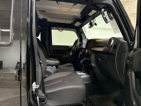 Used 2017 Jeep Wrangler Unlimited Sport w/ Quick Order Package 24S AWD/4WD image 20