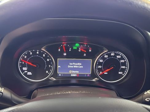 Used 2023 GMC Terrain SLE w/ Driver Convenience Package image 29