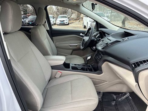 Used 2018 Ford Escape SE image 24