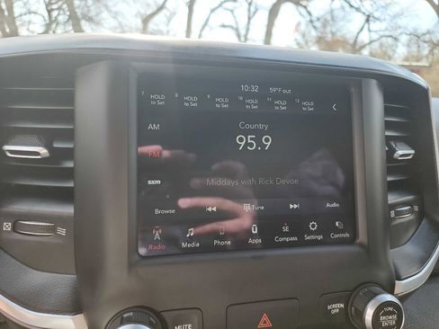 Used 2020 RAM 1500 Lone Star RWD image 27